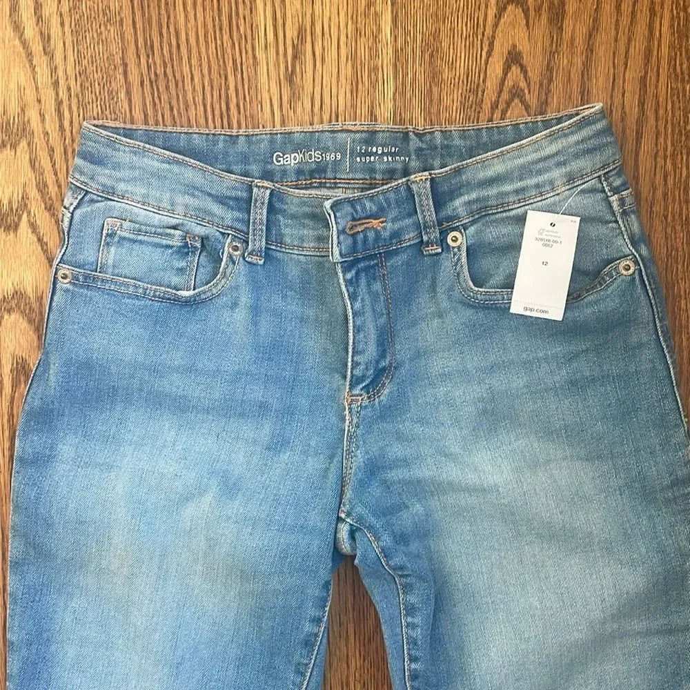 NWT Gap Kids Mid Rise Jeans Light Wash Size 12 Regular